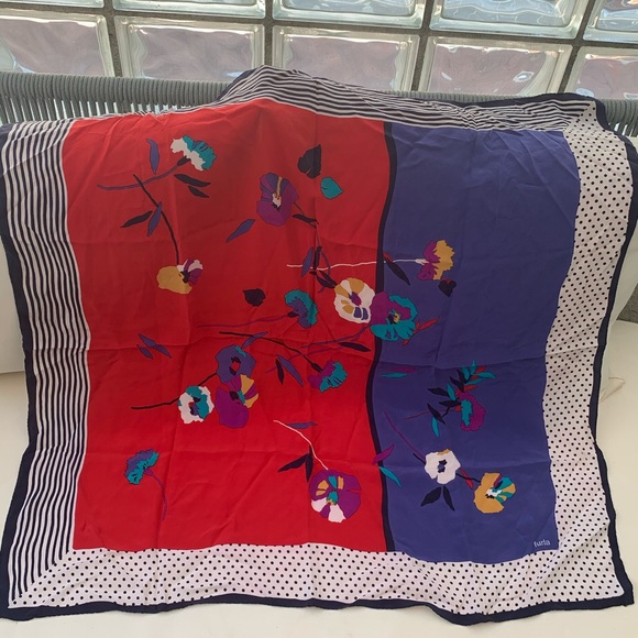 Gorgeous Furla scarf - Picture 3 of 3